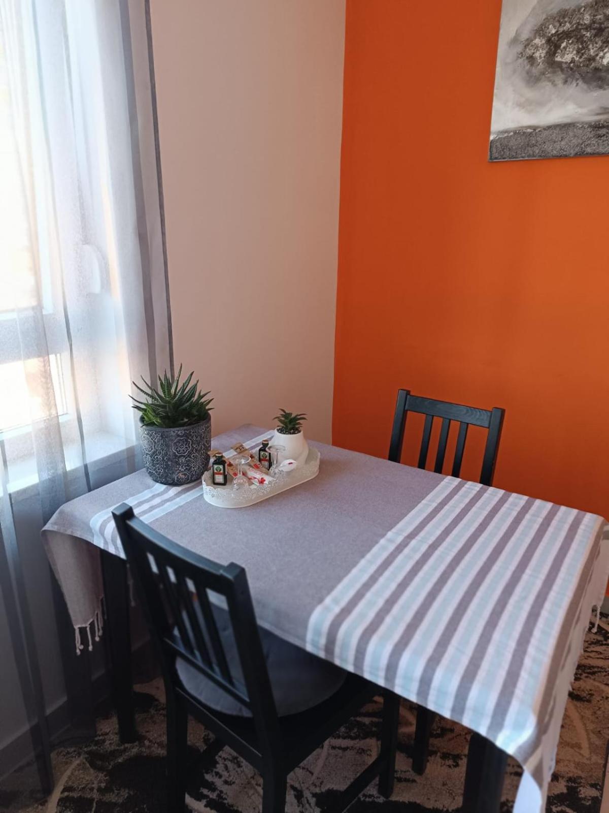 Novi studio apartman Emda u centru Splita, private parking Exterior foto